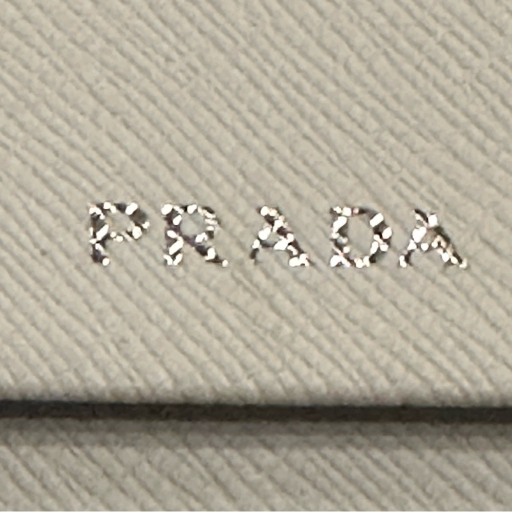 Prada box and sunglasses case - Picture 5 of 8